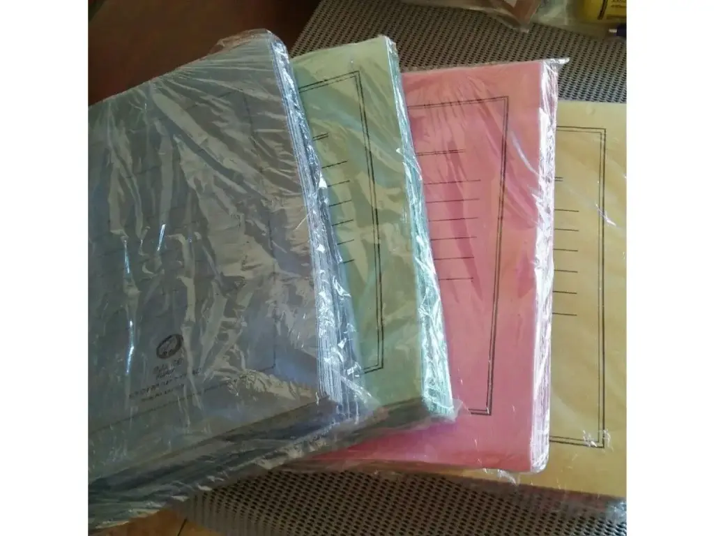 MAP KERTAS BIASA 1 PACK ISI 50 LEMBAR	