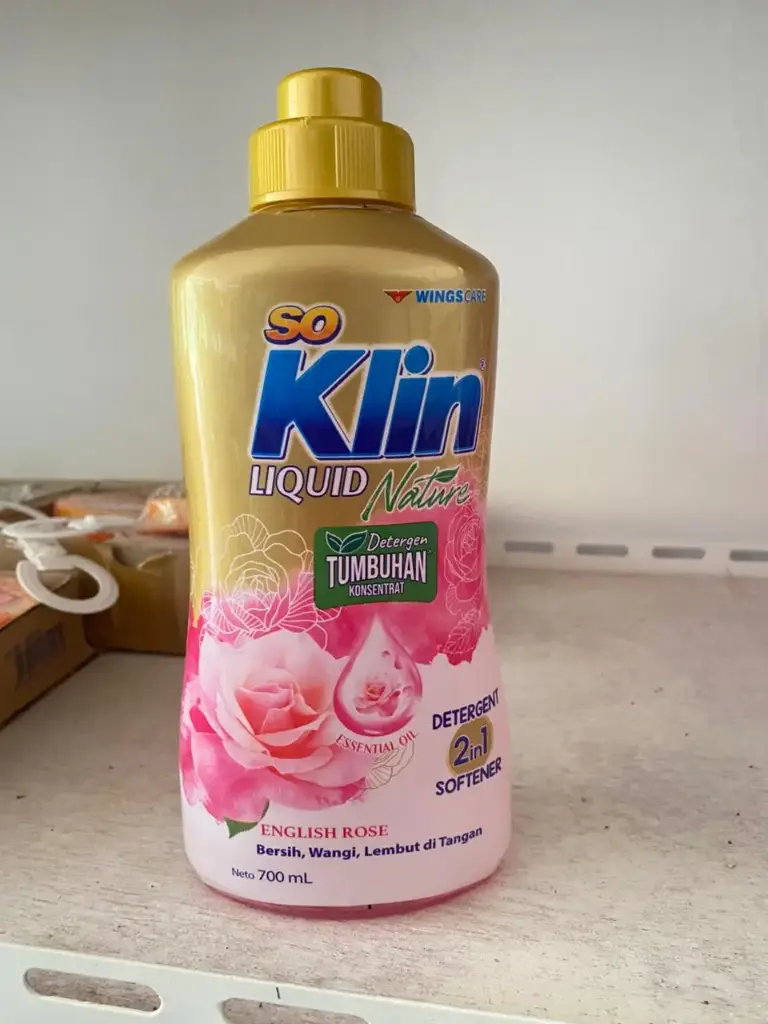 SOKLIN LIQUID DET ROSE BTL 700ml